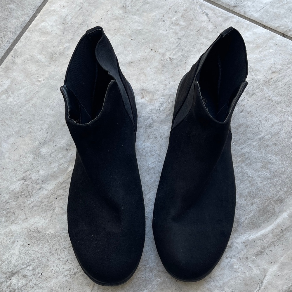 Rouge Helium Elegant Black Ankle Boots - Picture 1 of 3